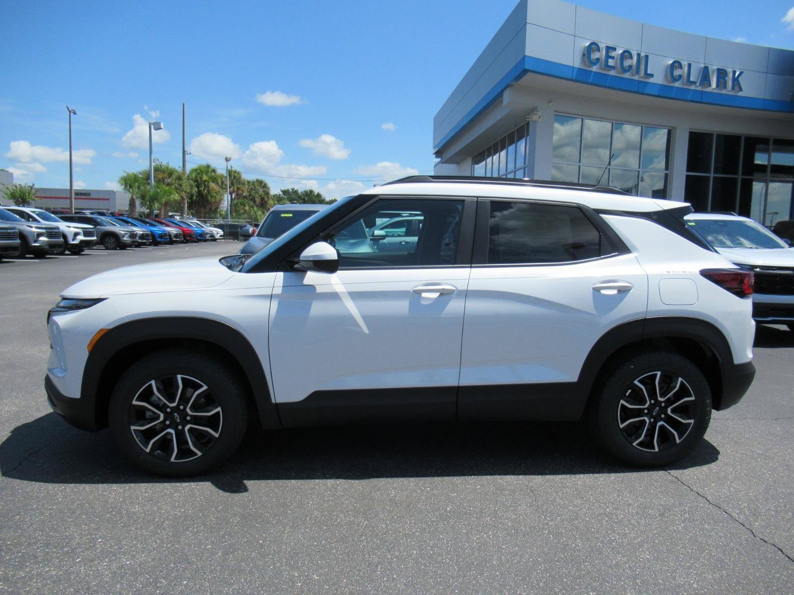 New 2026 Chevrolet TrailBlazer ACTIV w/ Driver Confidence Package FWD image 2
