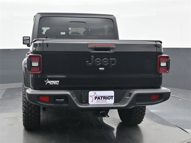 New 2024 Jeep Gladiator Sport image 2