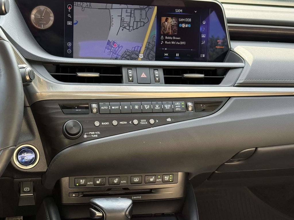 Used 2020 Lexus ES 300h w/ Accessory Package FWD image 18