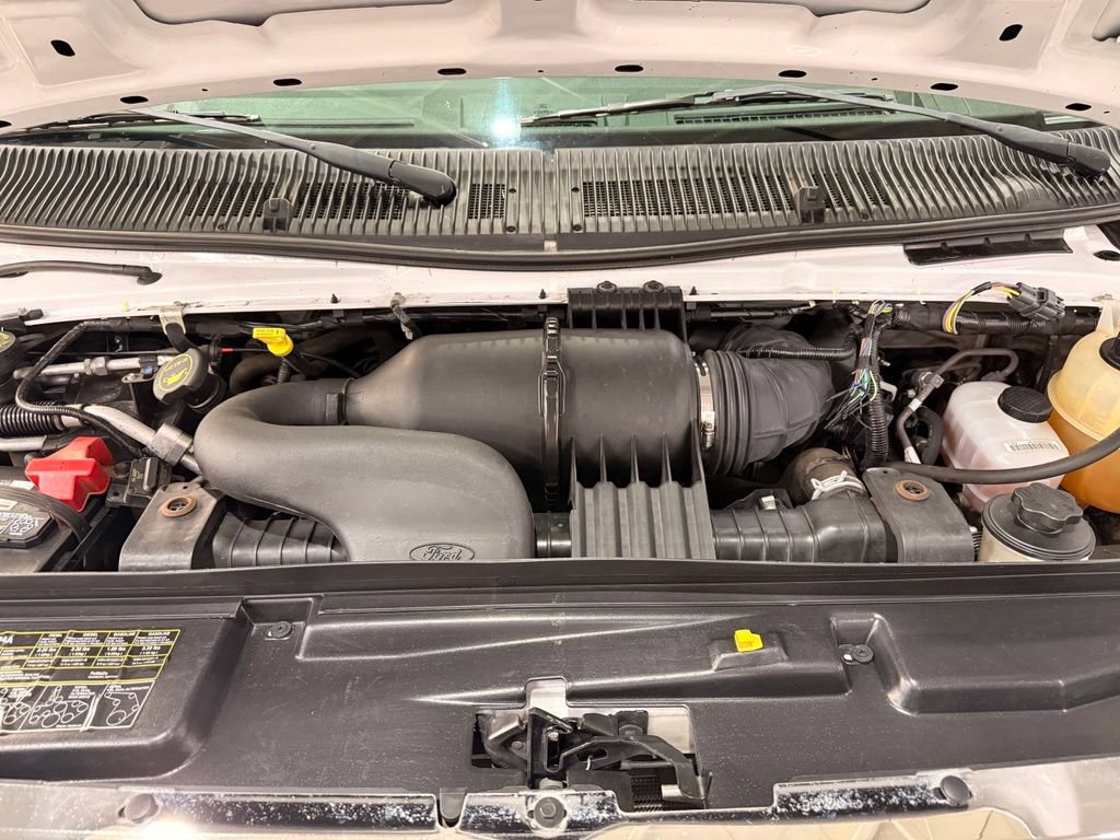 Used 2016 Ford E-450 and Econoline 450 Super Duty w/ Power Windows & Locks Group RWD image 5