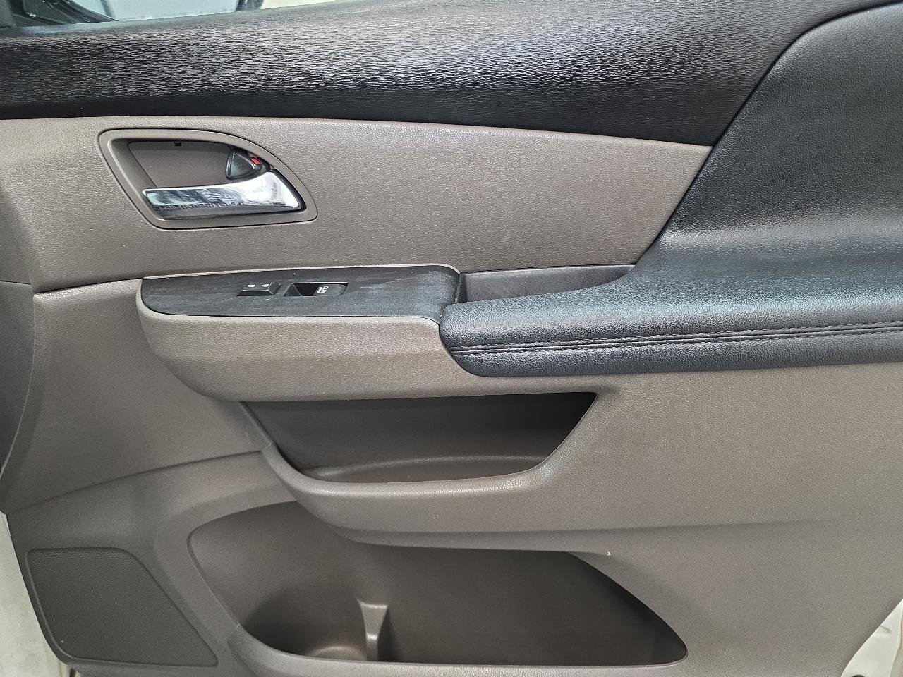 Used 2016 Honda Odyssey Touring Elite image 36