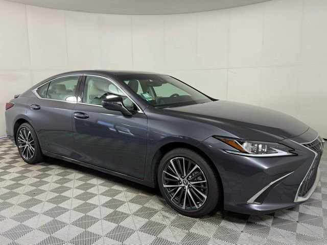 Used 2025 Lexus ES 300h w/ Premium Package image 7