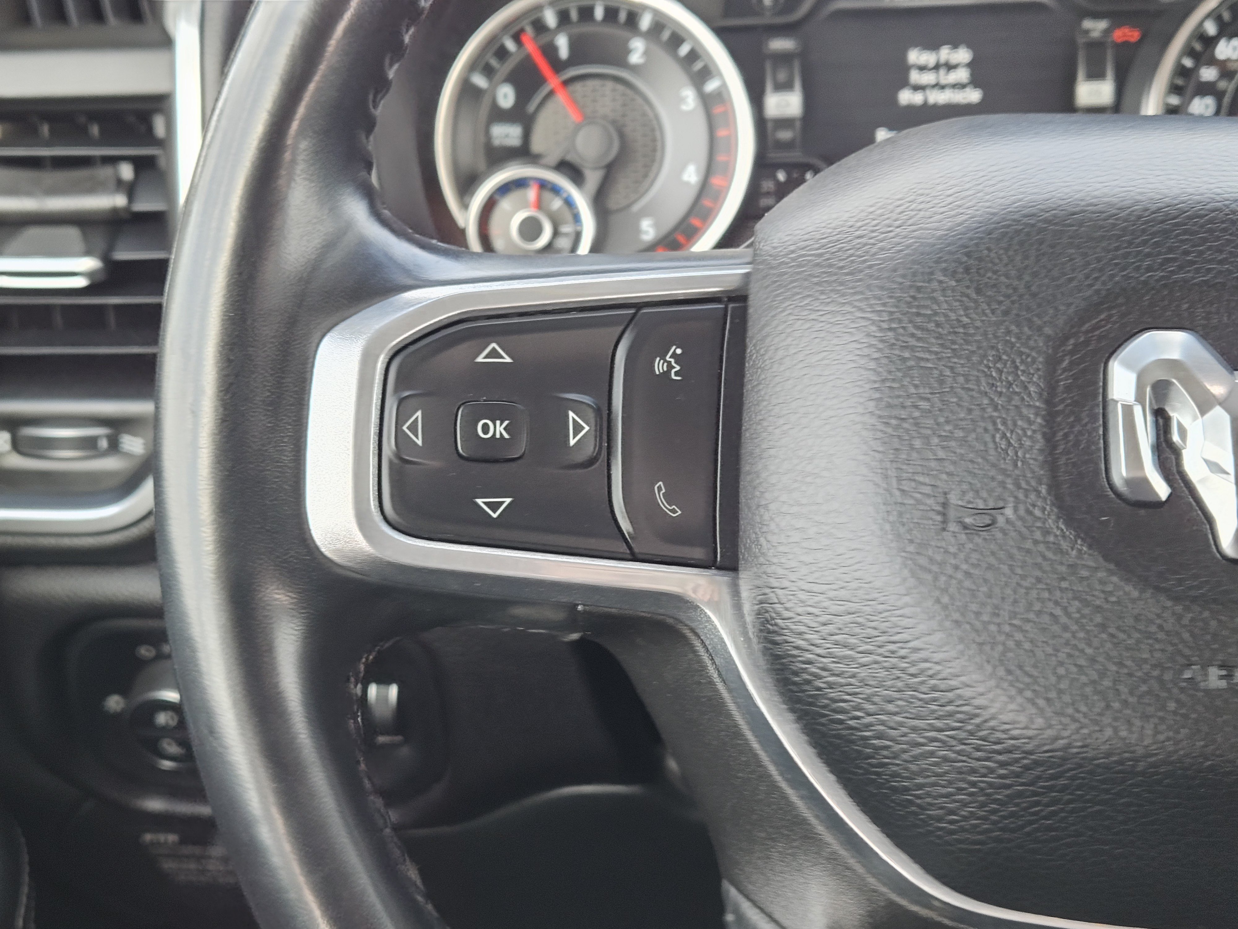 Used 2023 RAM 2500 Laramie AWD/4WD image 28