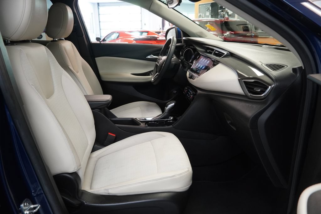 Used 2022 Buick Encore GX Select AWD/4WD image 36