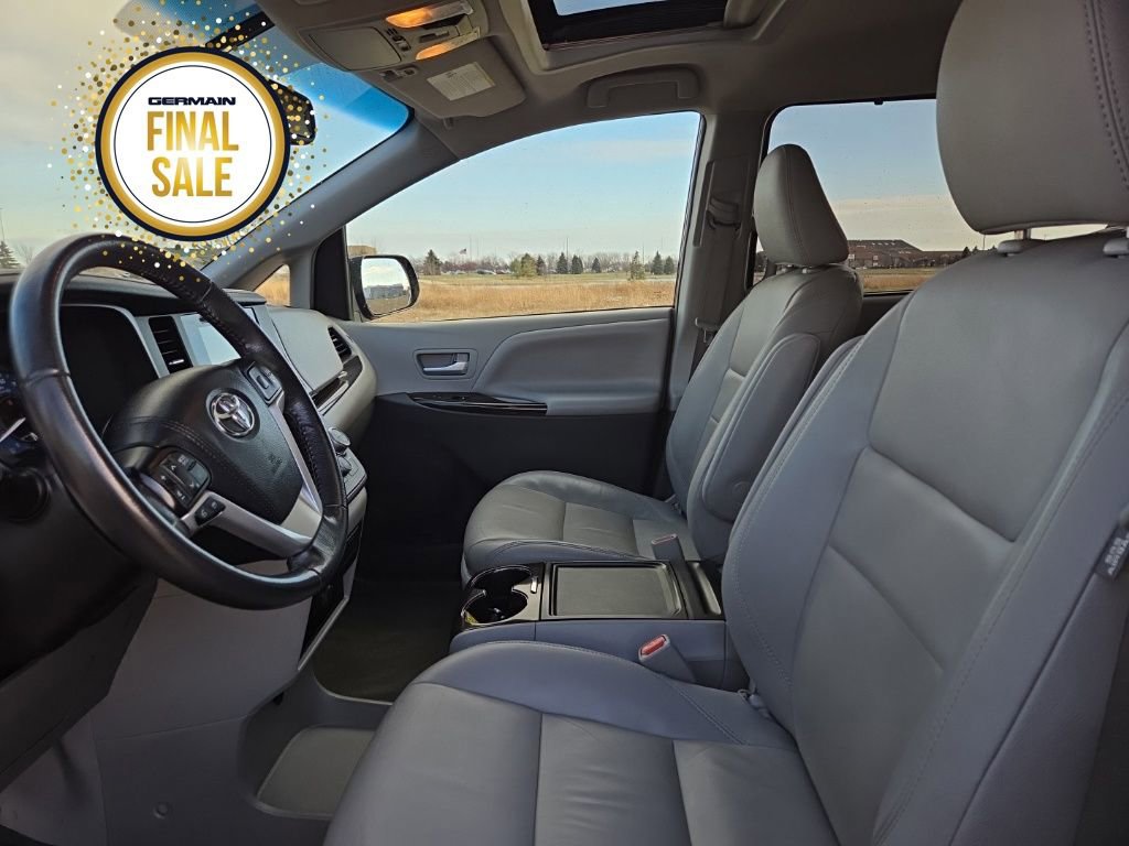 Used 2017 Toyota Sienna XLE image 13