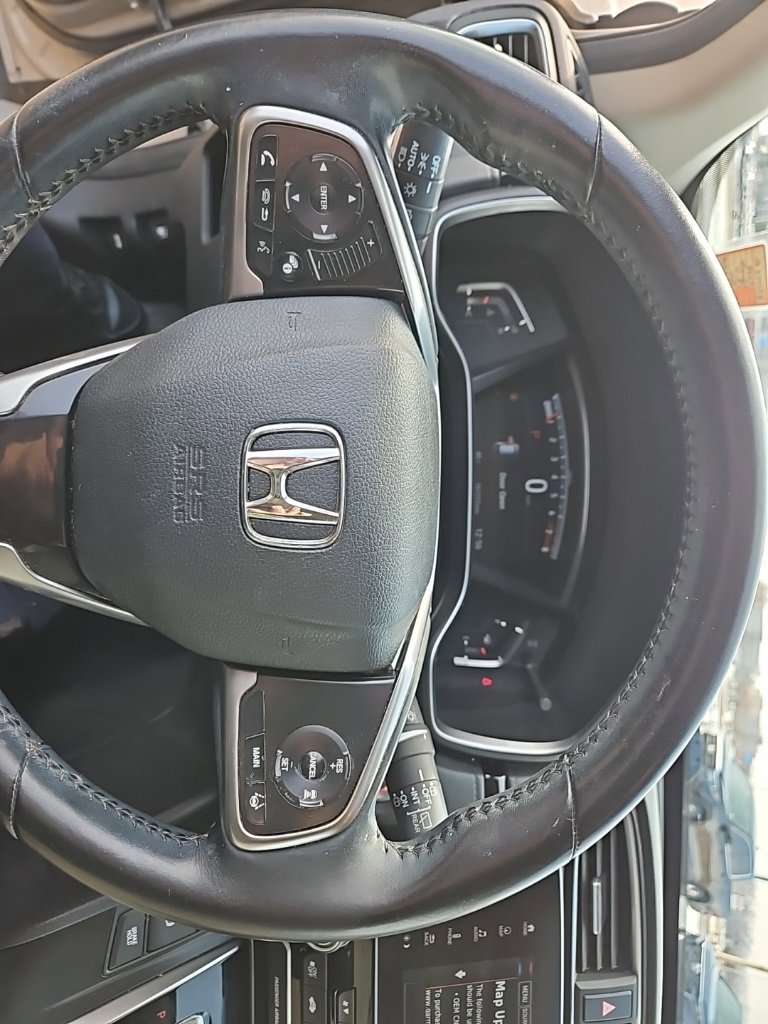 Used 2018 Honda CR-V Touring image 9