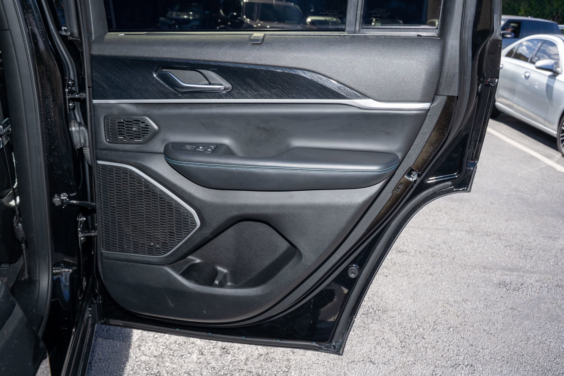 Used 2023 Jeep Grand Cherokee Trailhawk w/ Luxury Tech Group III image 14