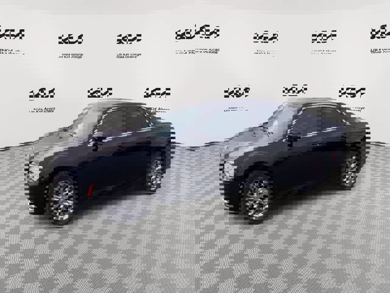 Used 2016 Chrysler 300 Limited w/ Driver Convenience Group image 5