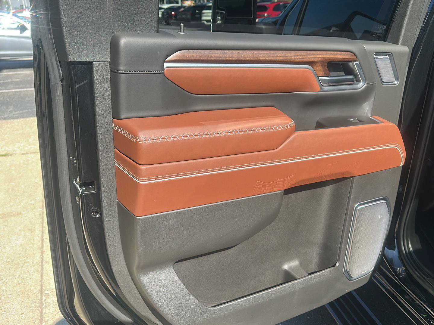 Used 2025 GMC Sierra 3500 Denali Ultimate AWD/4WD image 24