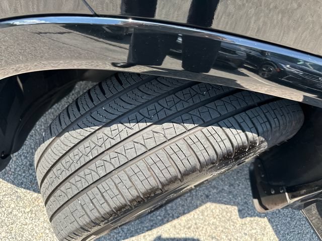Certified 2025 Volkswagen Tiguan SE R-Line AWD/4WD image 41