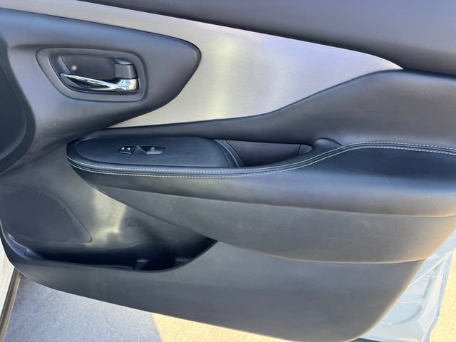 Used 2023 Nissan Murano SV AWD/4WD image 7