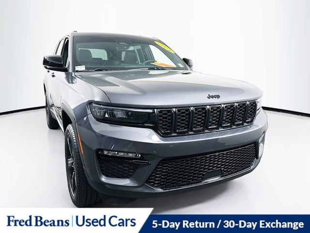 Used 2024 Jeep Grand Cherokee Limited w/ Black Appearance Package image 1