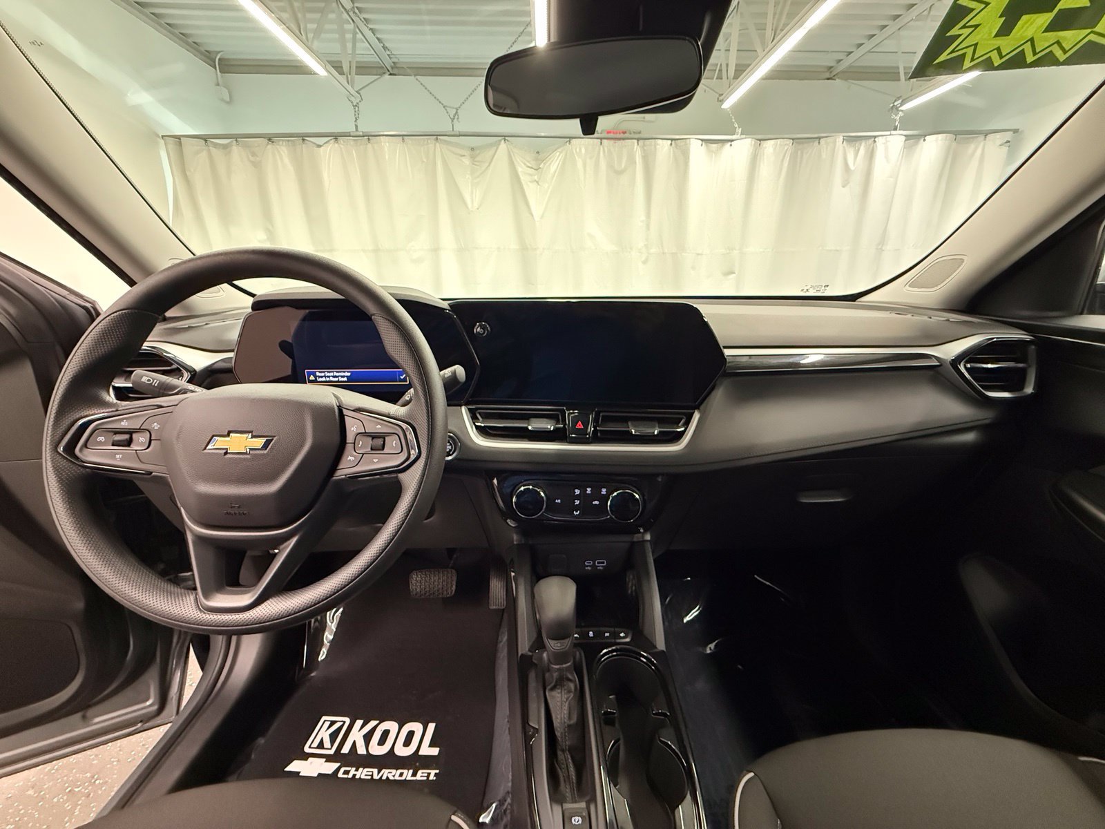 Used 2024 Chevrolet TrailBlazer LT w/ Driver Confidence Package FWD image 17