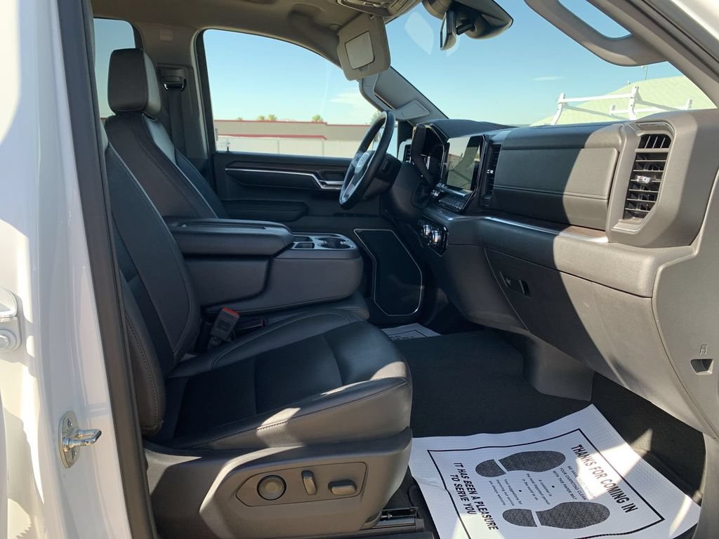 Used 2025 GMC Sierra 1500 SLT AWD/4WD image 26