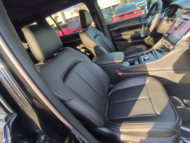 New 2025 Jeep Grand Cherokee L Limited w/ Luxury Tech Group II AWD/4WD image 41