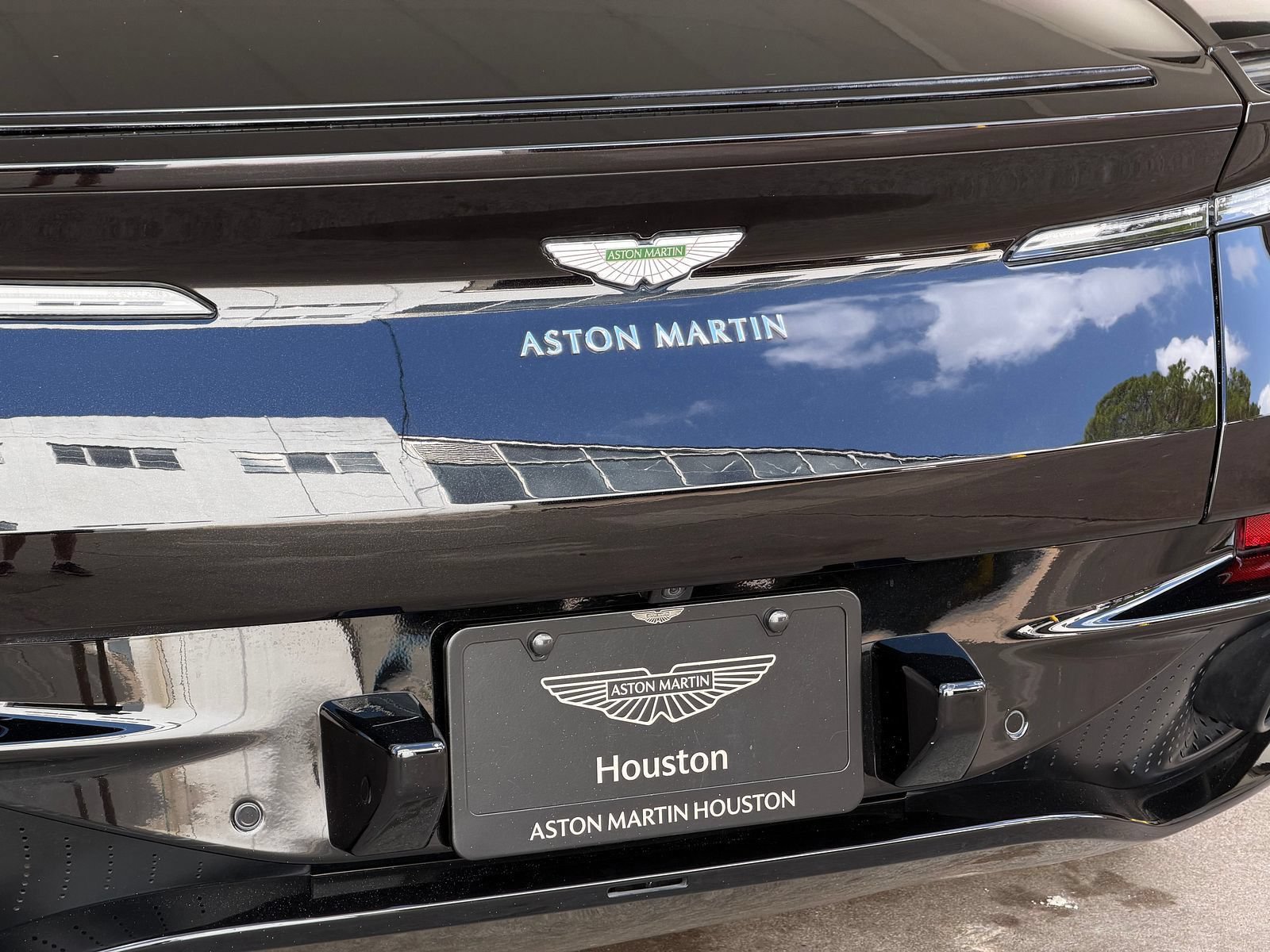 Used 2019 Aston Martin DB11 AMR RWD image 11