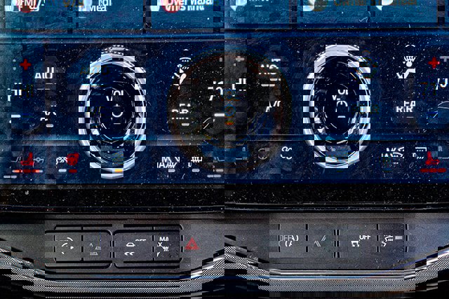 Used 2024 Ford Expedition Platinum image 23