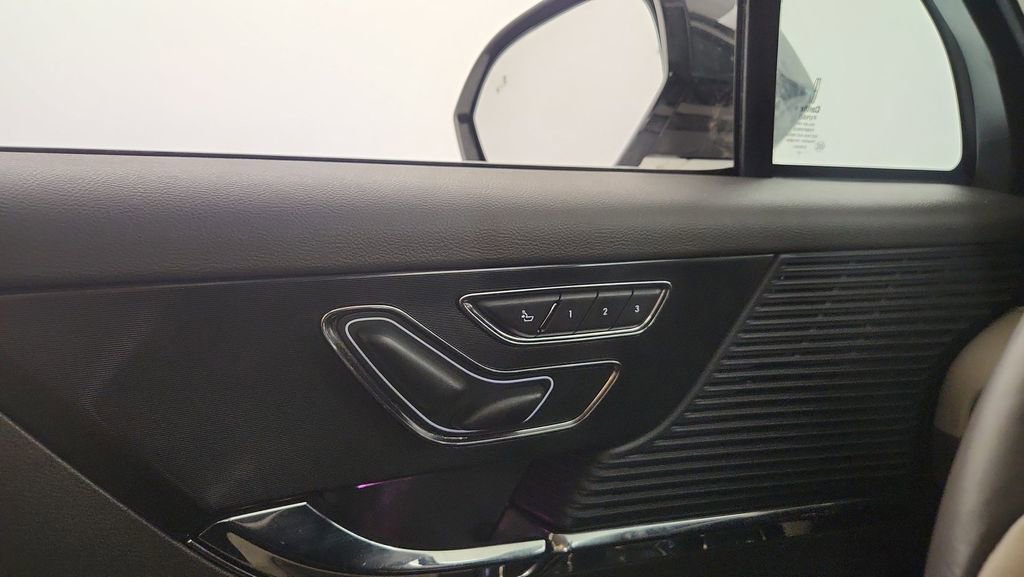 Used 2021 Lincoln Corsair AWD w/ Equipment Group 101A image 21