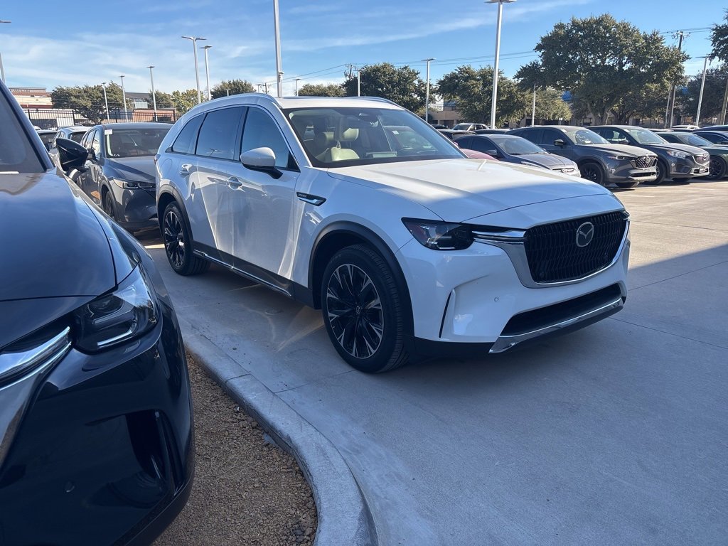 Used 2024 MAZDA CX-90 Plug-In Hybrid w/ Premium Pkg image 2