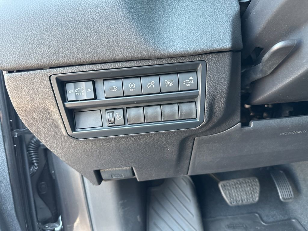 Used 2025 Toyota Tundra Limited image 16