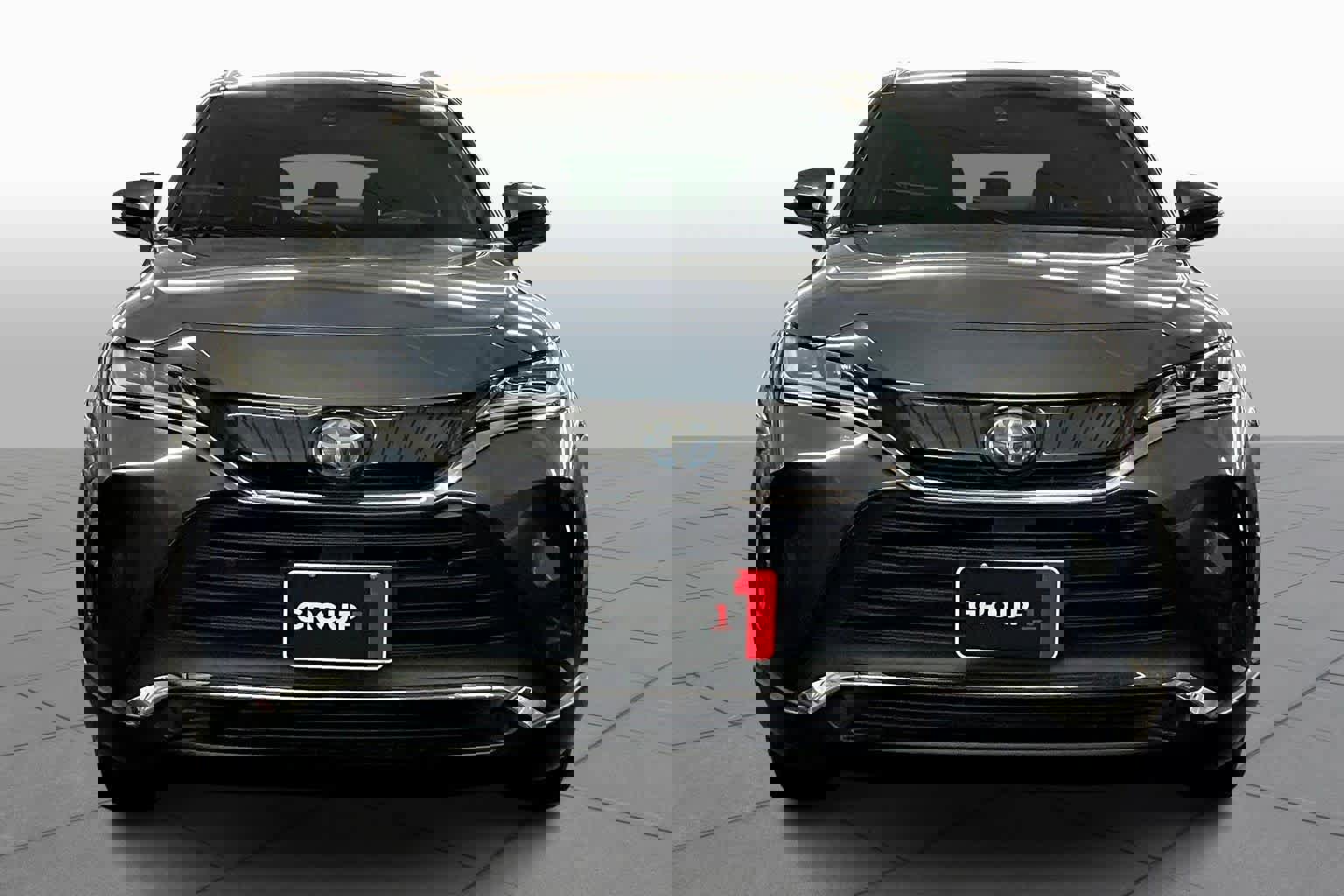 Used 2021 Toyota Venza XLE image 3