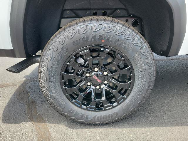 New 2026 GMC Canyon Elevation w/ Convenience Package RWD image 9