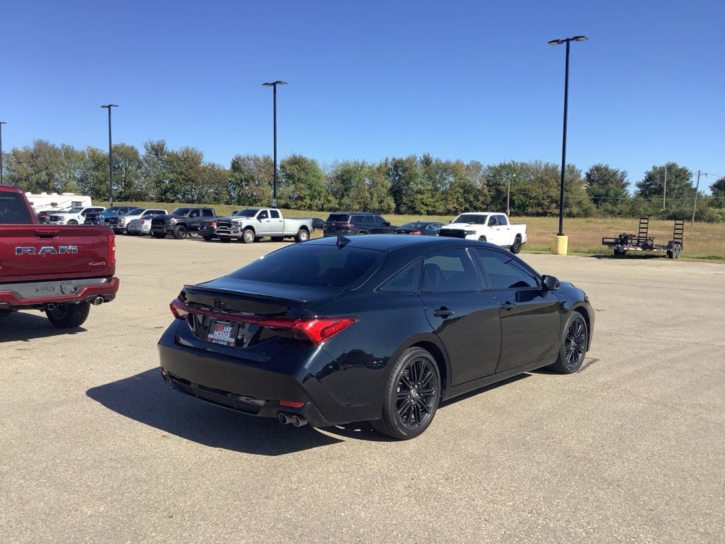 Used 2021 Toyota Avalon XSE image 7