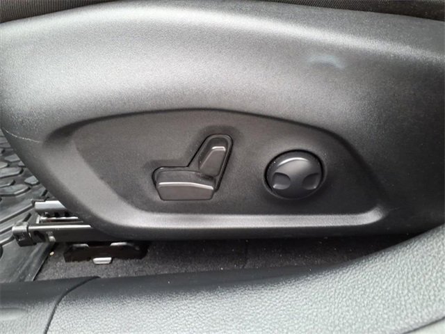 Used 2023 Jeep Compass Limited image 18