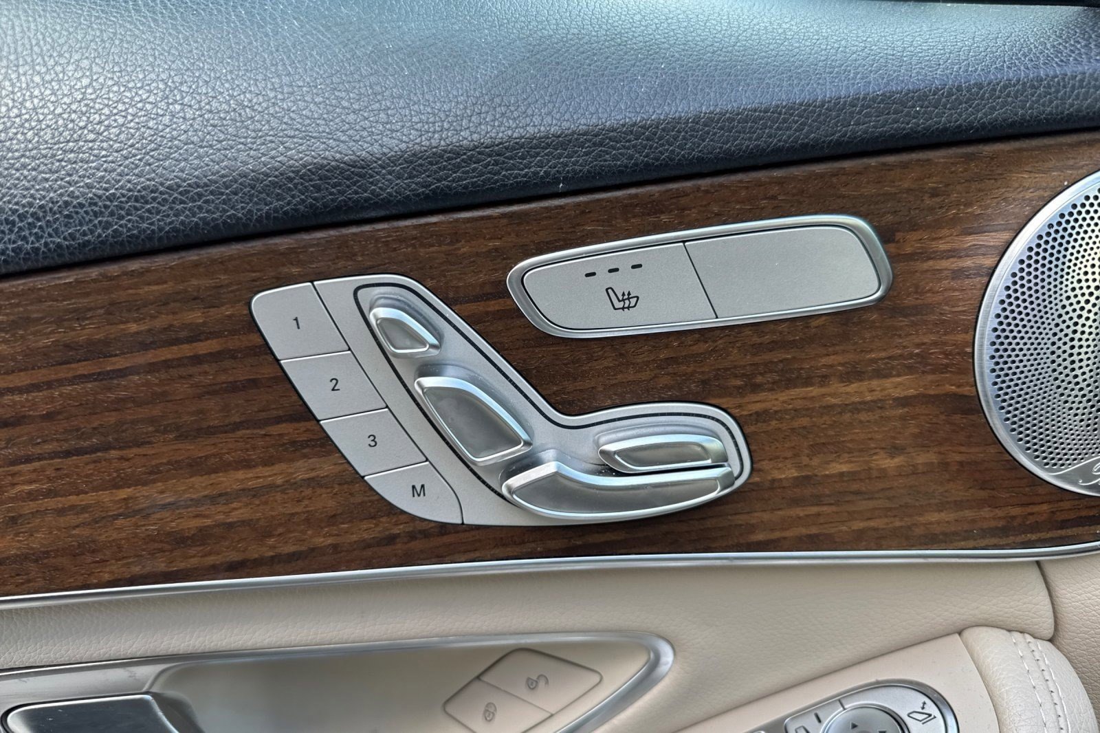 Used 2019 Mercedes-Benz C 300 Sedan image 22