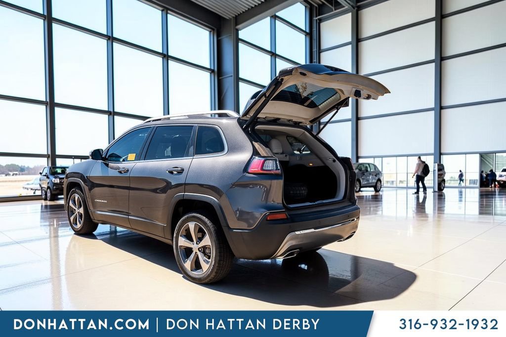 Used 2019 Jeep Cherokee Limited w/ Luxury Group FWD image 27