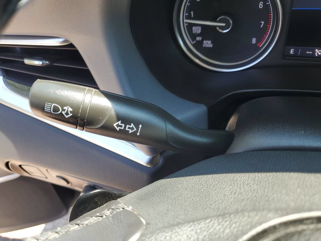 Used 2021 Buick Enclave Essence FWD image 15