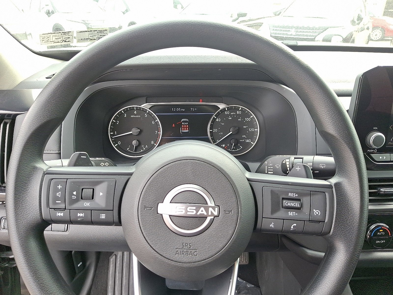Used 2024 Nissan Pathfinder S image 19