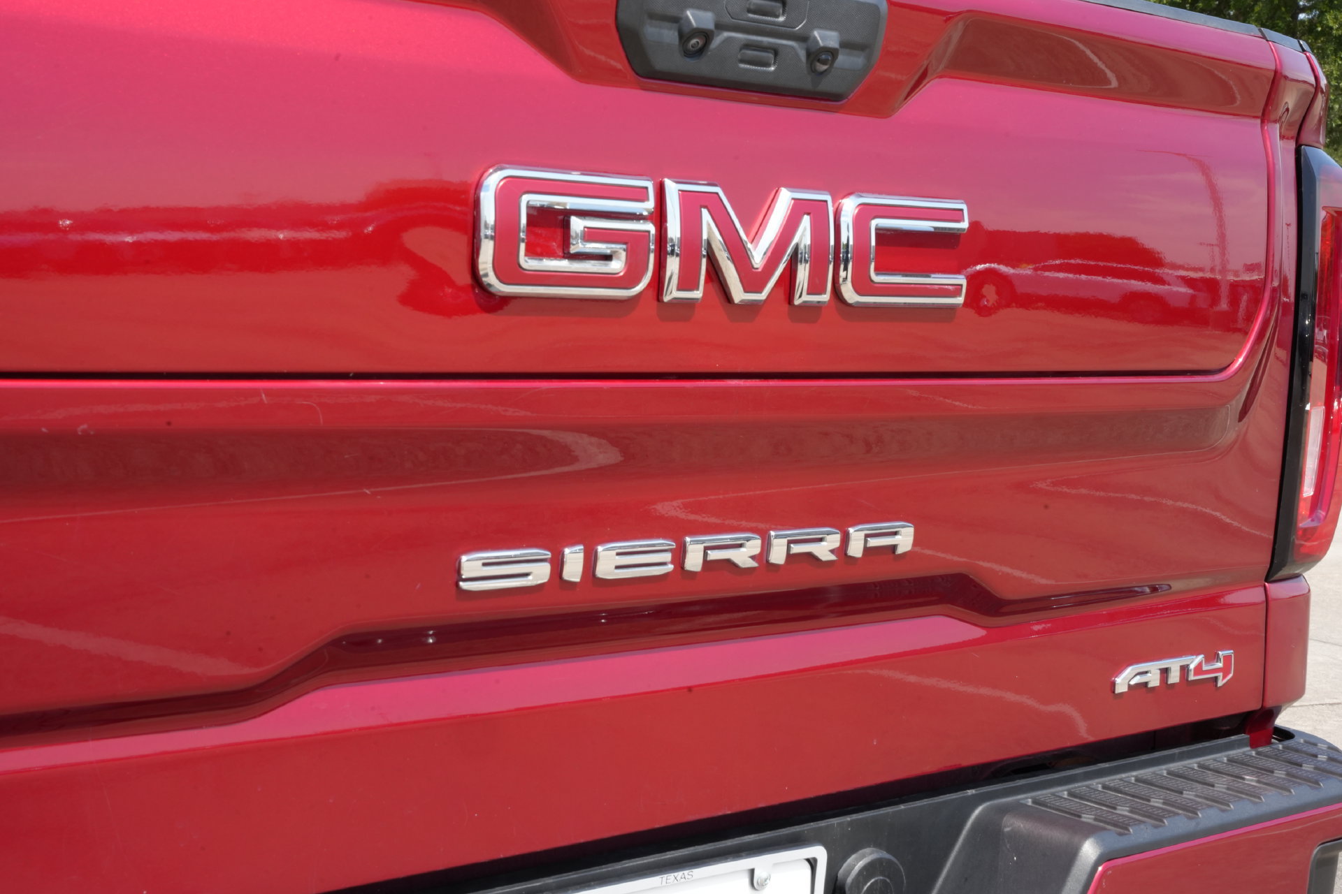 Used 2024 GMC Sierra 1500 AT4 w/ Technology Package AWD/4WD image 19