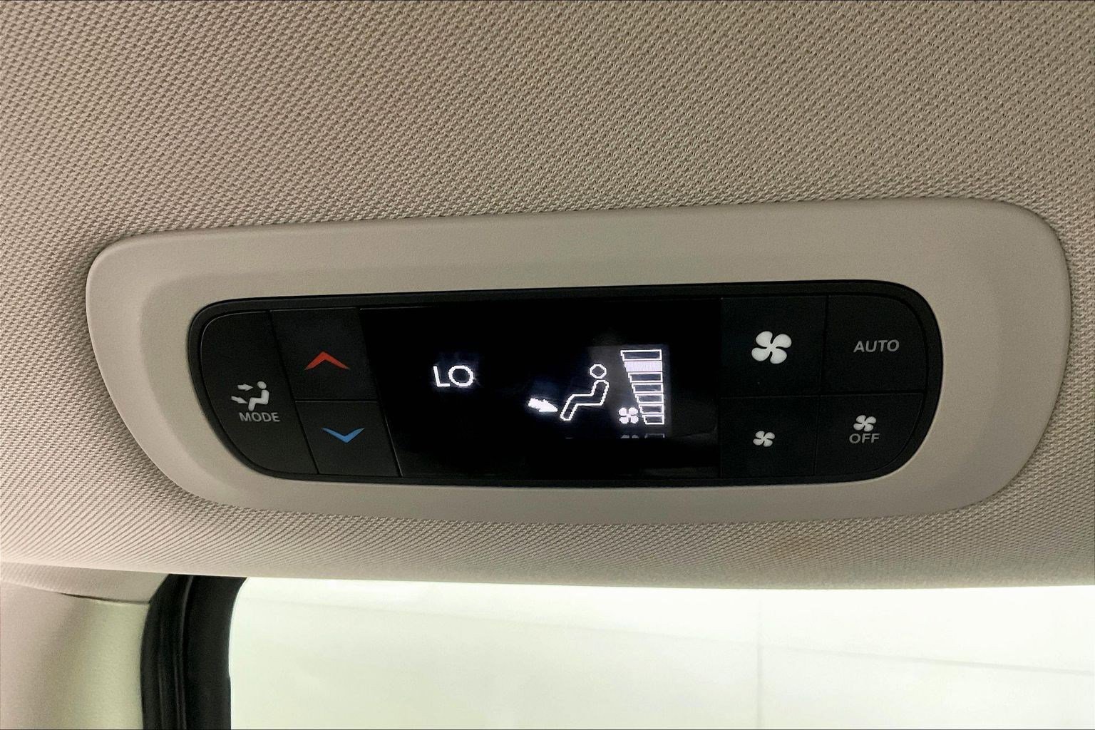 Used 2020 Chrysler Pacifica Touring-L Plus FWD image 10