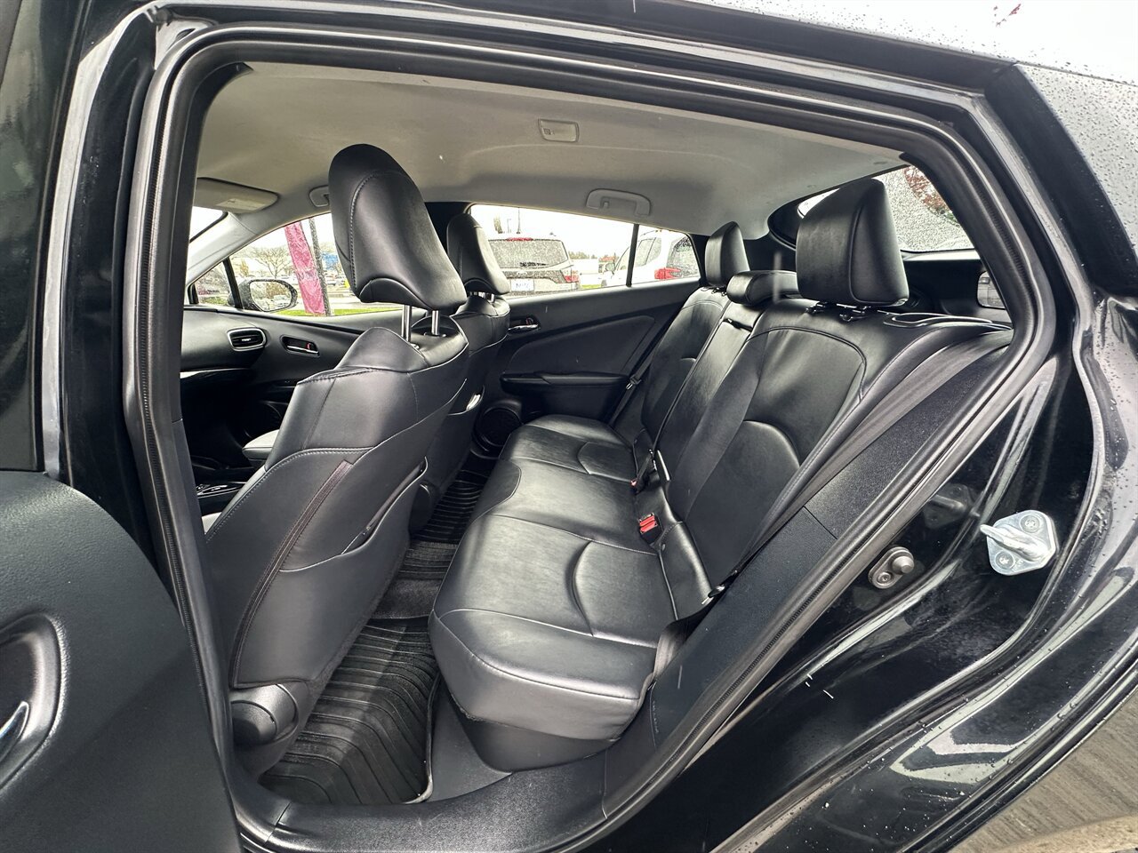 Used 2022 Toyota Prius AWD image 18