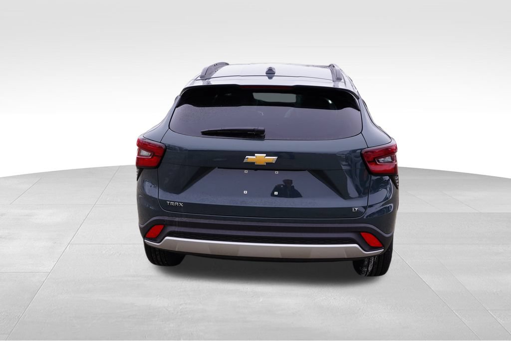 New 2026 Chevrolet Trax LT w/ Driver Confidence Package FWD image 5