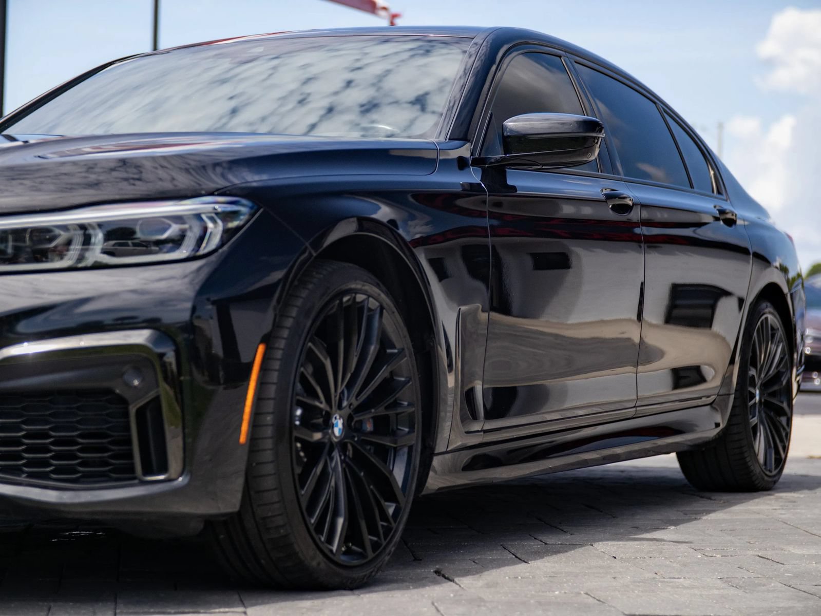 Used 2020 BMW 740i w/ M Sport Package RWD image 7