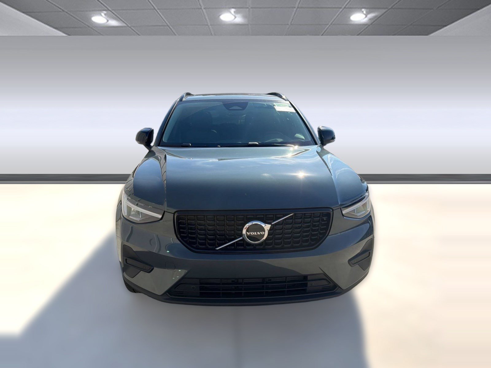 New 2026 Volvo XC40 B4 Core w/ Climate Package FWD image 6