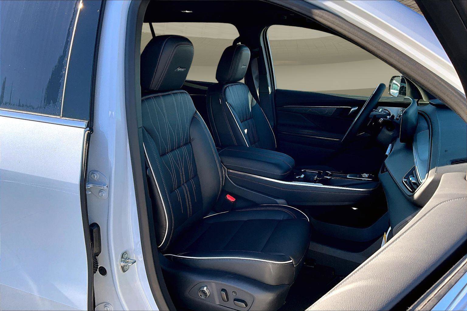 New 2026 Buick Enclave Avenir w/ Super Cruise Package image 10