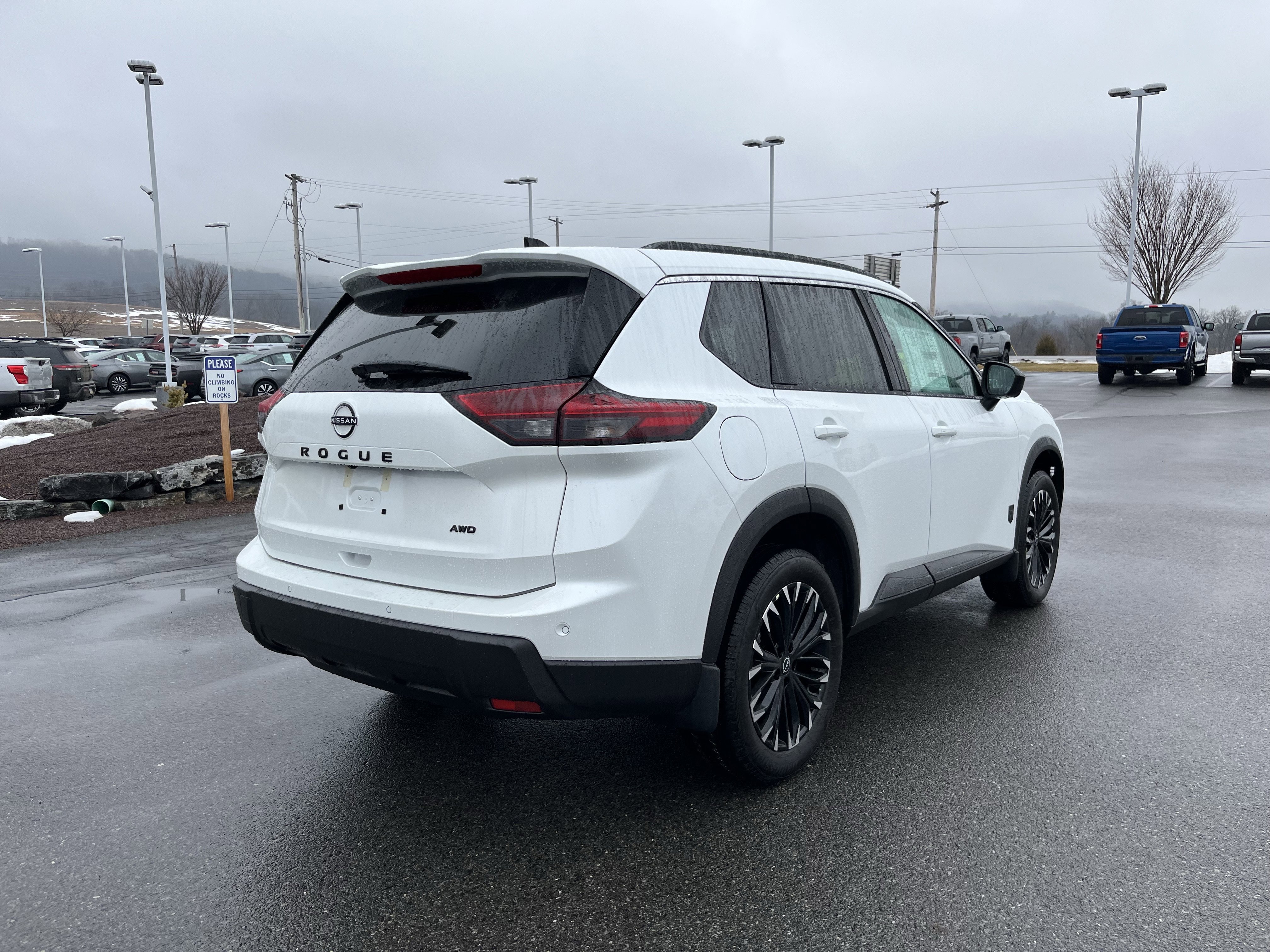 New 2026 Nissan Rogue SV AWD/4WD video 3