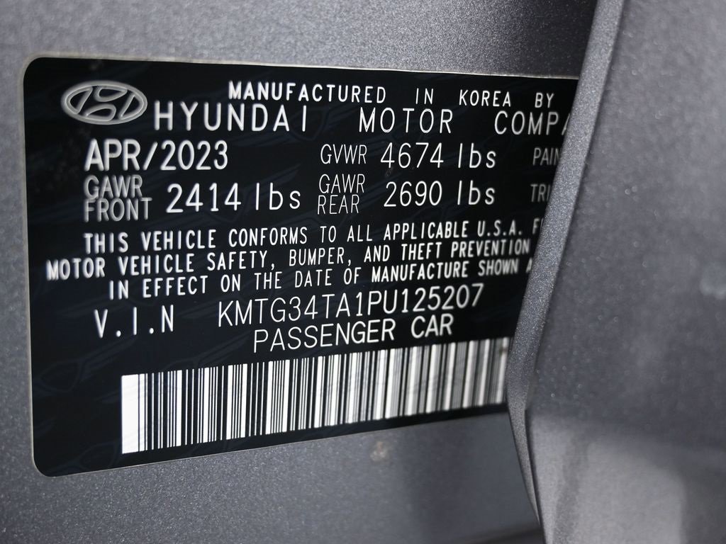 Used 2023 Genesis G70 2.0T image 42