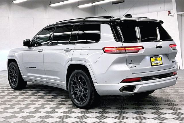 Used 2024 Jeep Grand Cherokee L Summit w/ Advanced Protech Group IV image 3