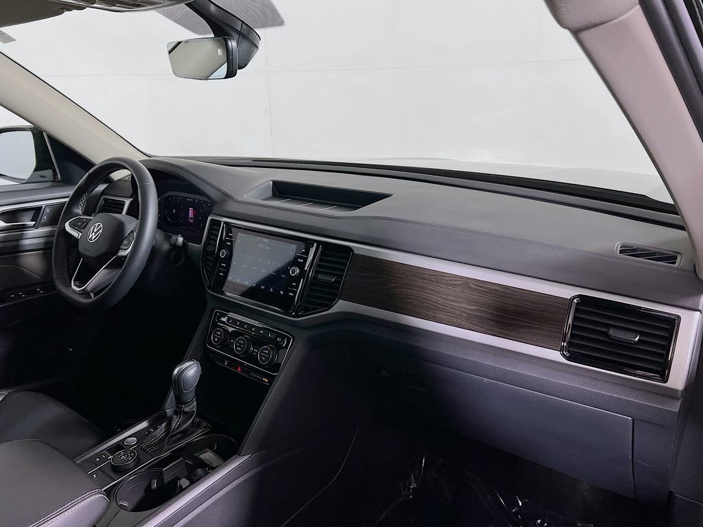 Used 2023 Volkswagen Atlas SE w/ Panoramic Sunroof Package image 26
