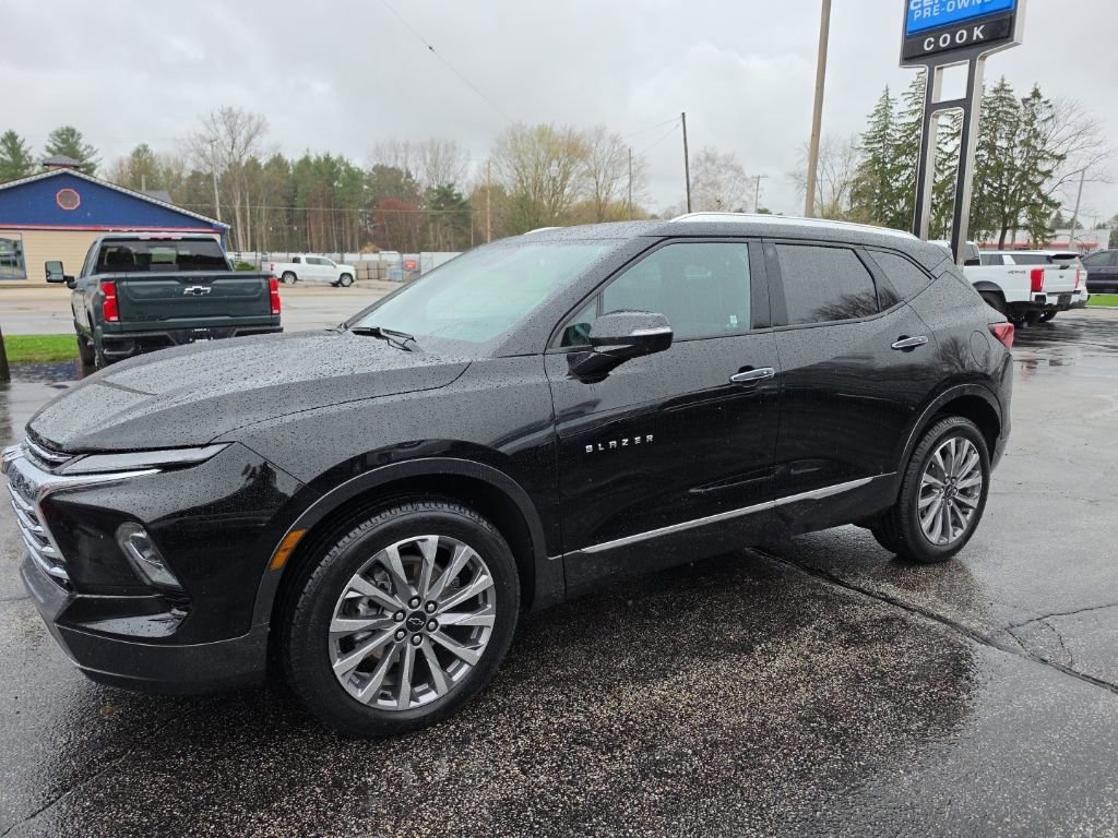 Certified 2023 Chevrolet Blazer Premier w/ Driver Confidence II Package image 3