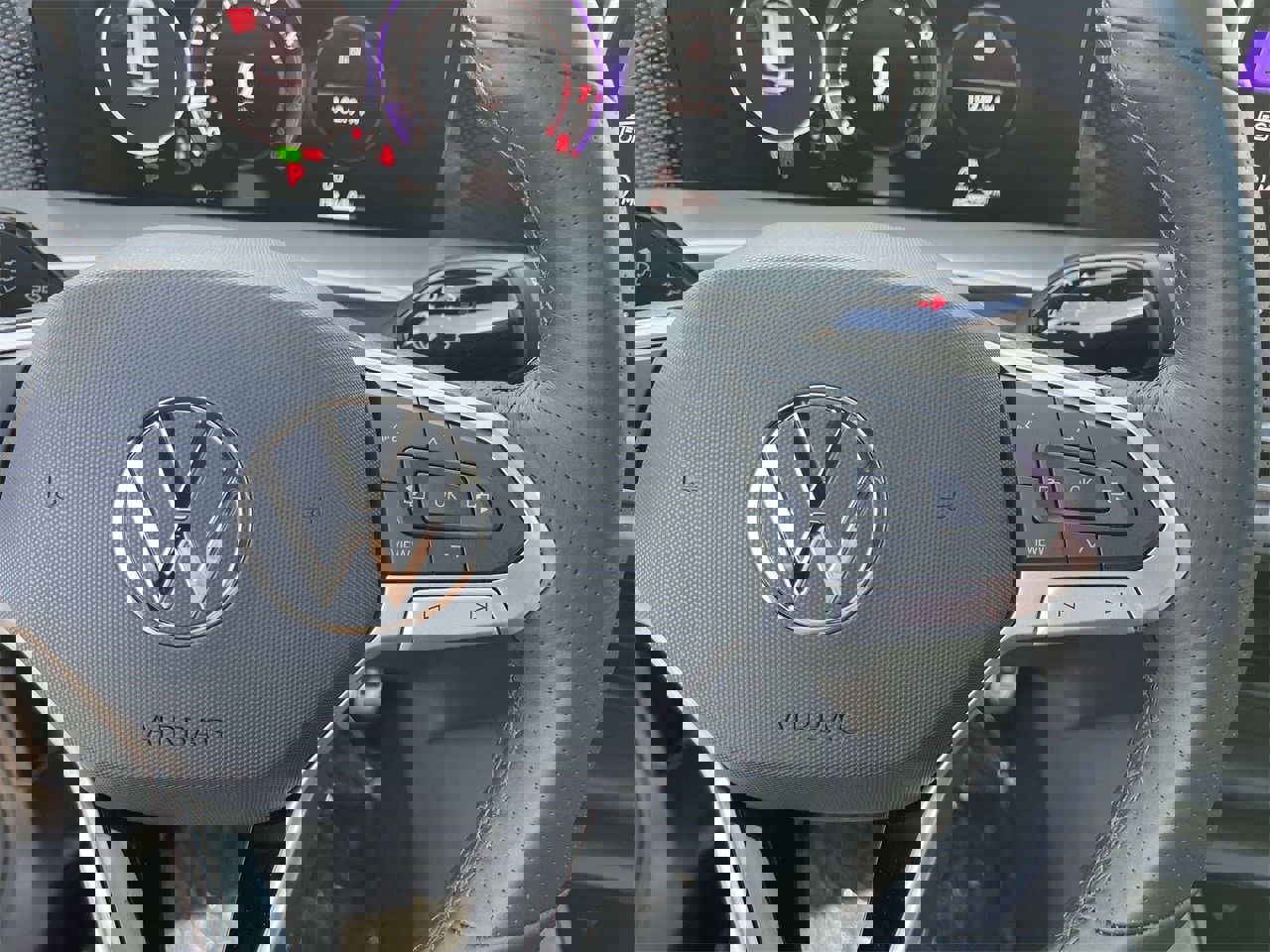 New 2026 Volkswagen Tiguan SE R-Line image 21