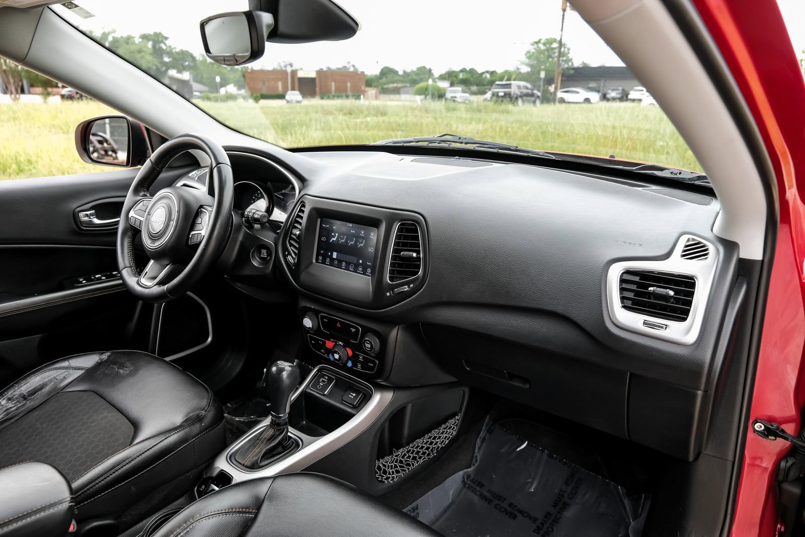 Used 2017 Jeep Compass Latitude w/ Popular Equipment Group FWD image 11