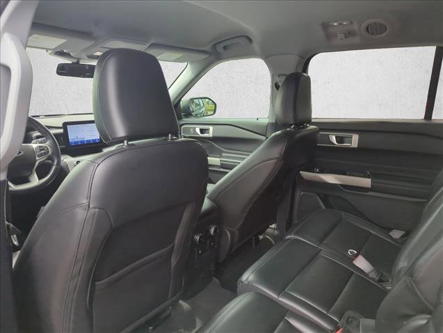 Certified 2022 Ford Explorer XLT w/ Equipment Group 202A RWD image 18