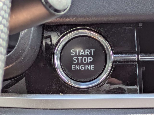 Used 2024 Mitsubishi Outlander FWD image 33