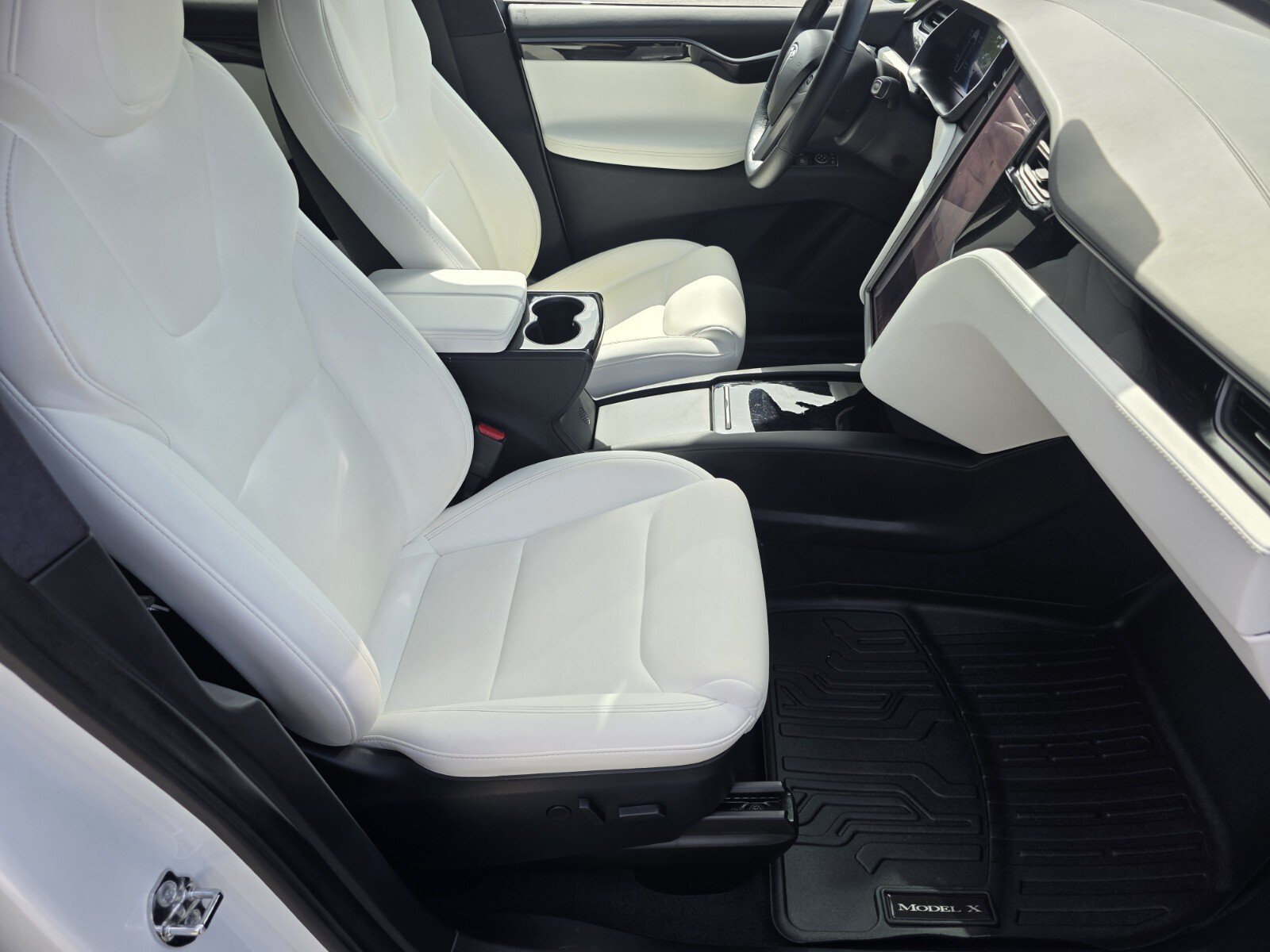 Used 2020 Tesla Model X Long Range AWD/4WD image 3