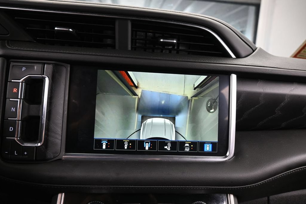 Used 2024 GMC Yukon XL Denali RWD image 27